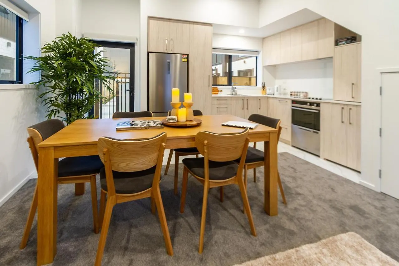 3 Bedroom 2 Bathroom Hagley Parkside Perch Christchurch Daire